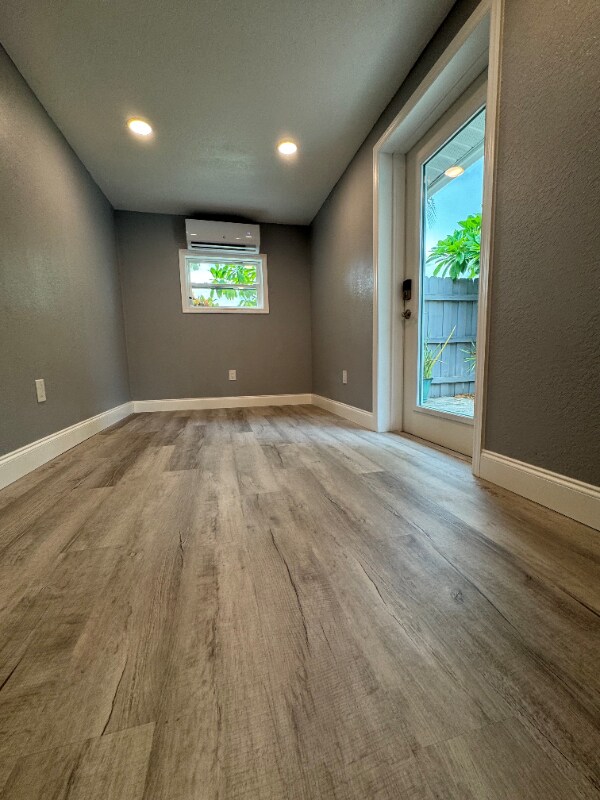 Building Photo - 380 Carrousel Ct