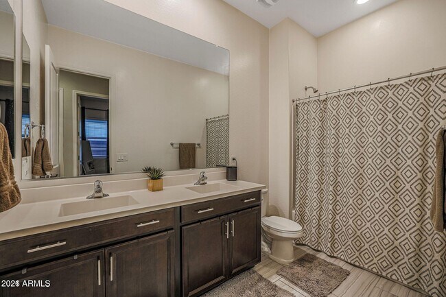 Building Photo - 18626 W Elm St