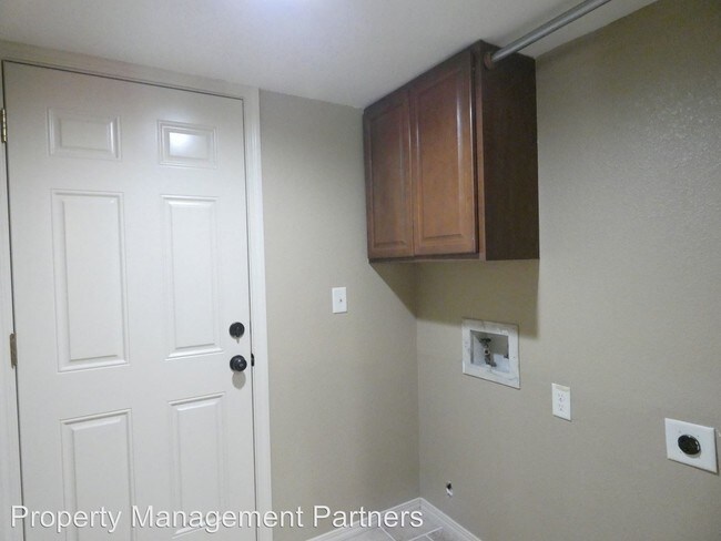 Building Photo - 2 br, 1 bath House - 10011 E Boston #104