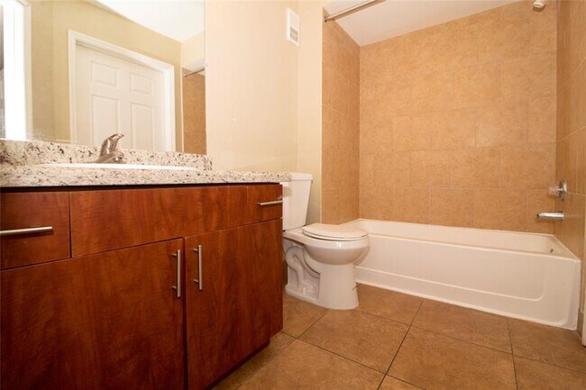 Building Photo - 643 Vista Isles Dr