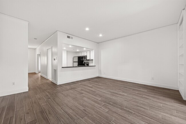 Building Photo - 14707 Barryknoll Ln