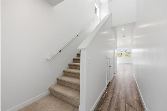 Building Photo - Brand New 3 Bed 3 Bath Townhome