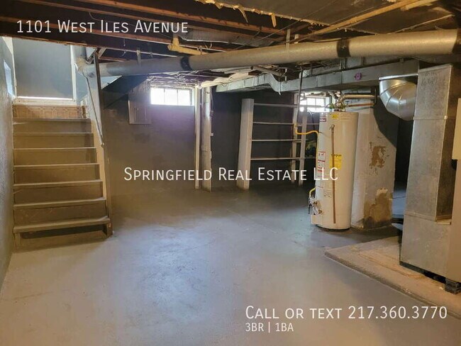 Building Photo - 1101 W Iles Ave