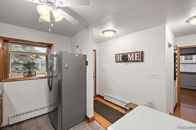 Building Photo - 836 Miller Ave