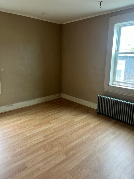 Building Photo - 583 Rockingham St