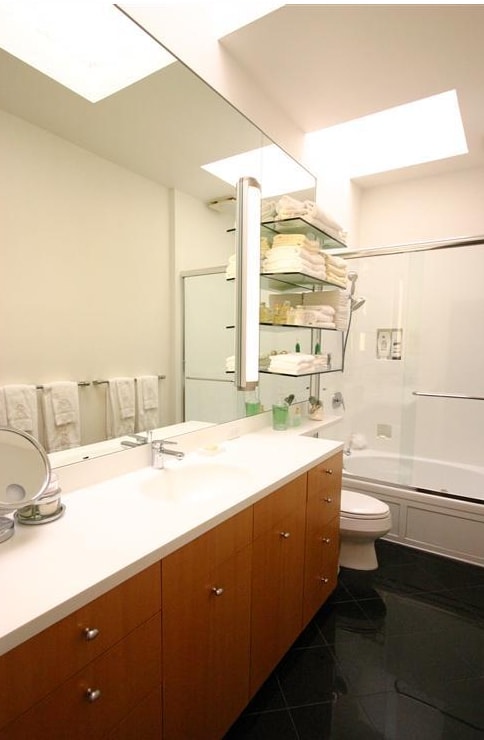 Restroom - 1964 Pacific Ave