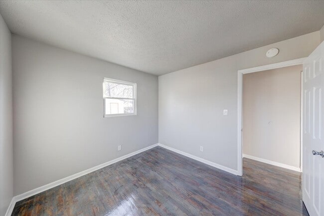 Building Photo - 1367 W Pruitt St