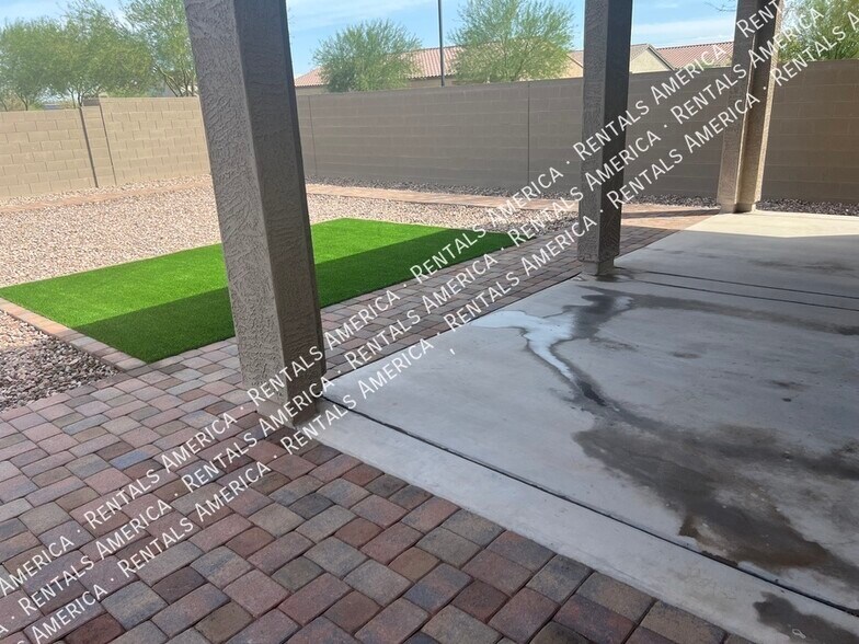 Building Photo - 7223 N 125th Dr