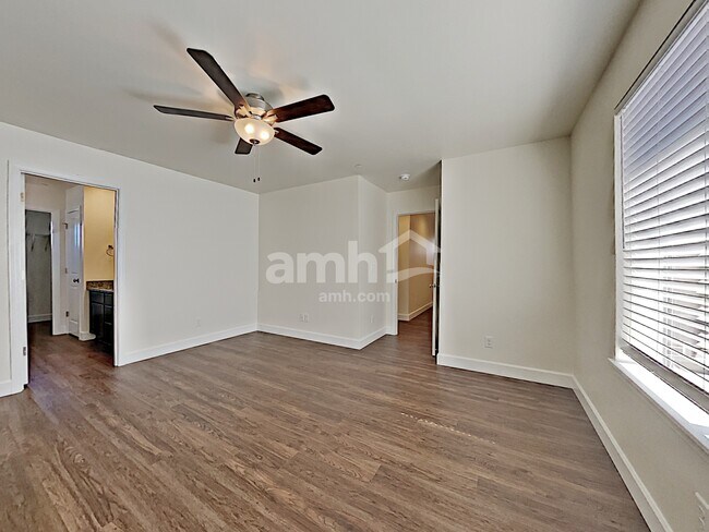 Building Photo - 10602 137th St E