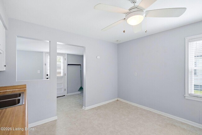 Building Photo - 1047 Seelbach Ave