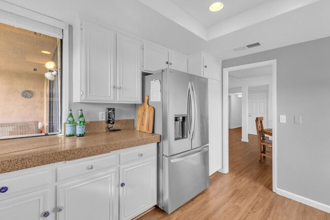 Building Photo - 17 Lugo Dr