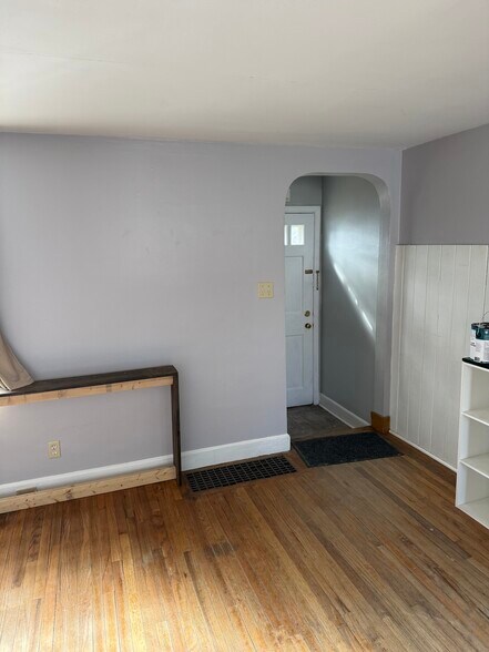 Building Photo - 26 Pinevale Ct