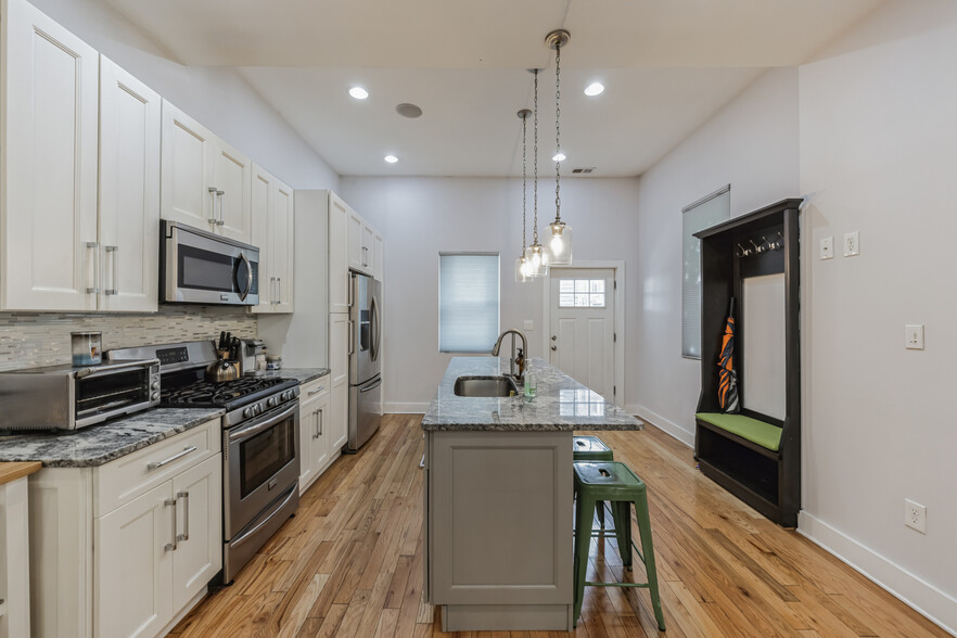 Kitchen - 1921 Reed St