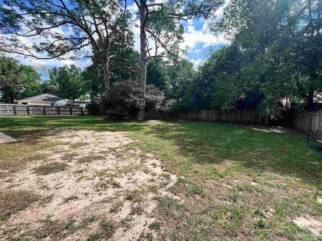 Building Photo - 6843 Lake Charlene Dr