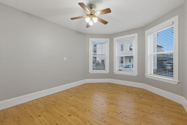 Building Photo - 20 Bennett St