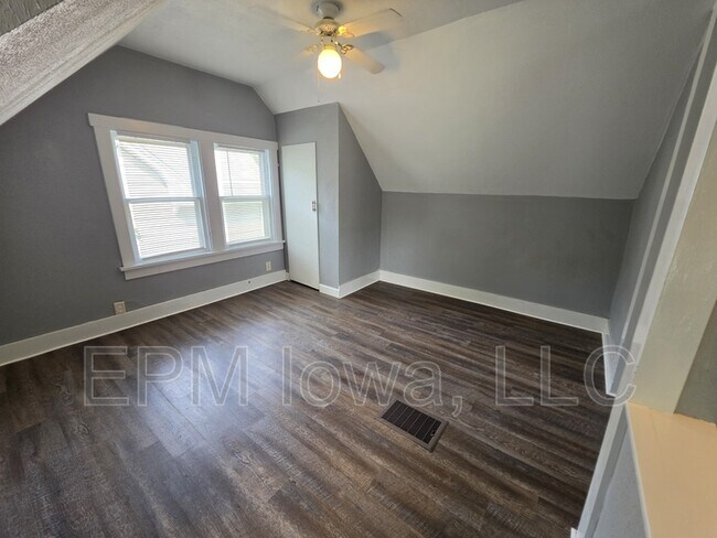 Building Photo - 1212 Forest Ave