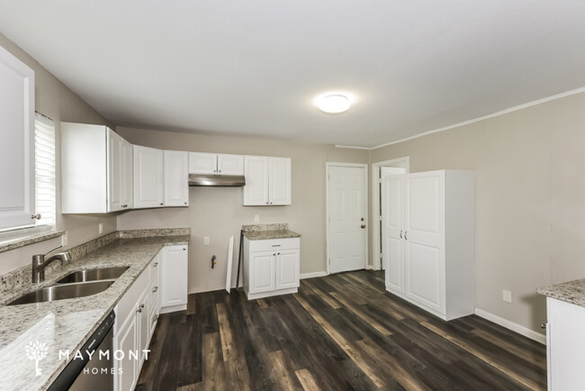 Building Photo - Comfortable 3-Bedroom Brick Home