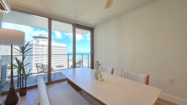 Building Photo - 1388 Kapiolani Blvd