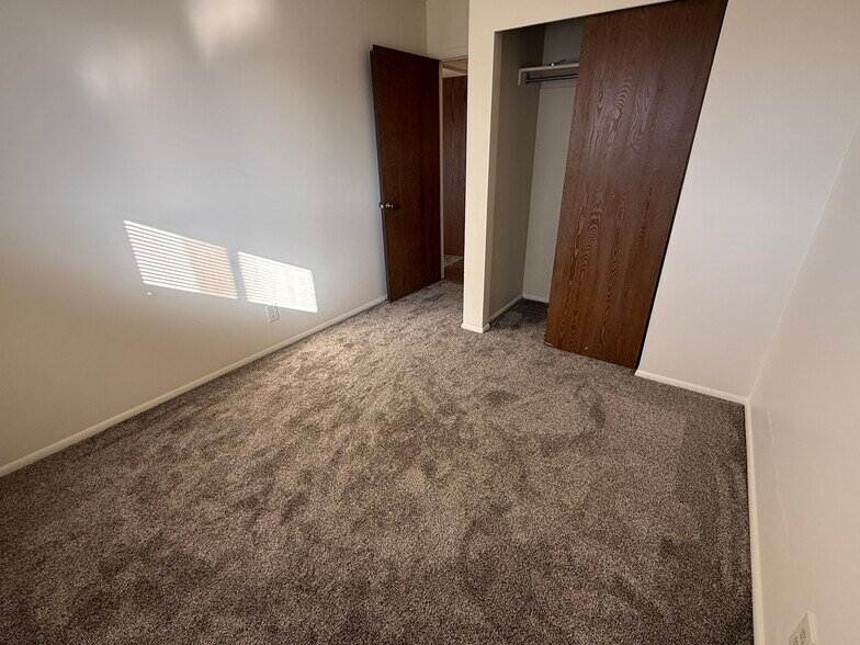 Building Photo - 3943 S 700 W