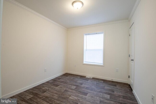 Building Photo - 19 Loxley Ln