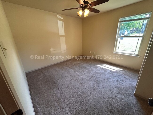 Building Photo - MOVE IN SPECIAL! JUST PAY MOVE IN FEES! 2 ...