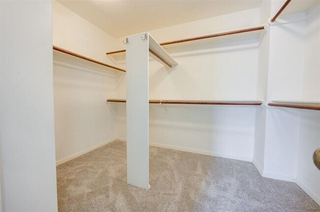 Building Photo - 5411 Kiam St