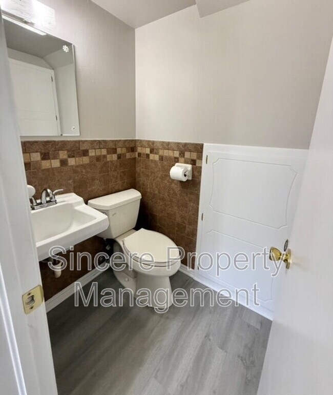 Building Photo - 4013 NW 57th St