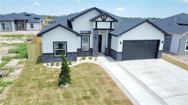 Building Photo - 32 Durango Dr