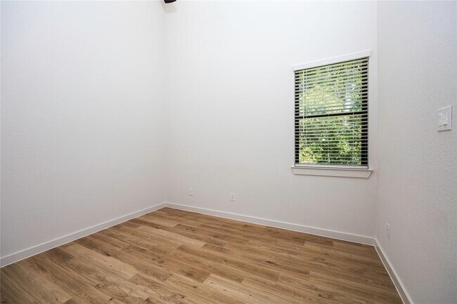 Building Photo - 2511 Appian Wy