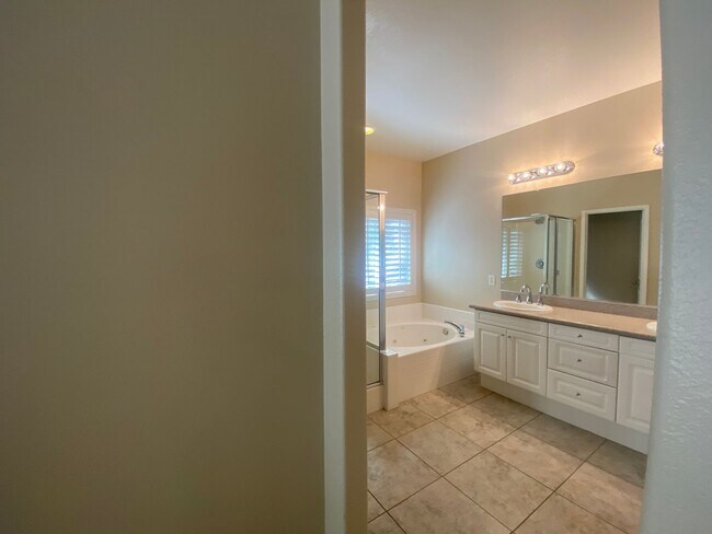 Building Photo - Single Story in Greer Ranch