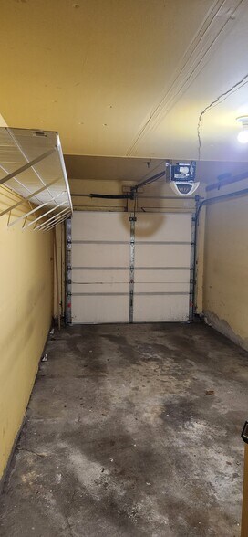 Building Photo - 322 Russet Way
