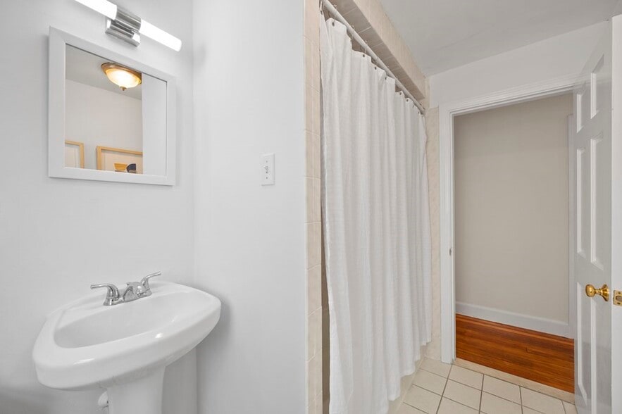 Building Photo - 25 Speridakis Ter