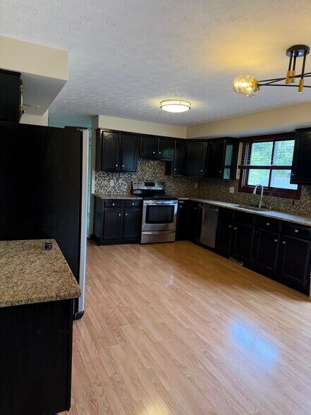 Building Photo - 32467 South Roundhead Drive