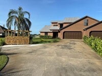 Building Photo - 3116 Tanglewylde Ave