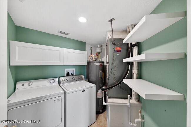 Building Photo - 8903 Laguna Ln