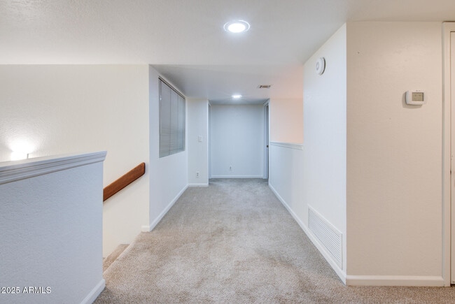 Building Photo - 20 E Redondo Dr