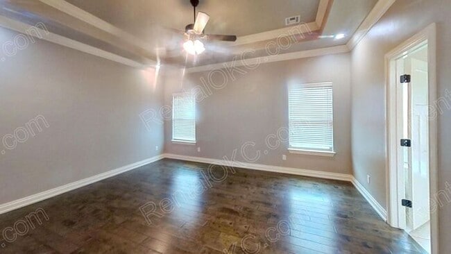 Building Photo - Super 4 bed 2 bath on the Southwest side.