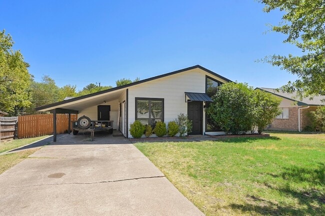 Building Photo - 3015 Adrienne Dr