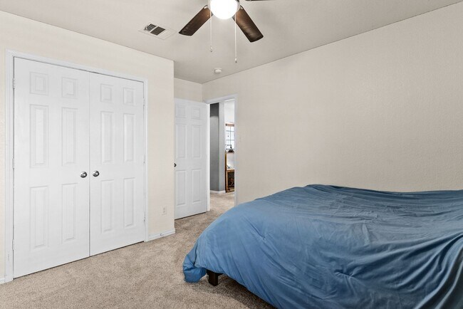 Building Photo - White Rock Estates