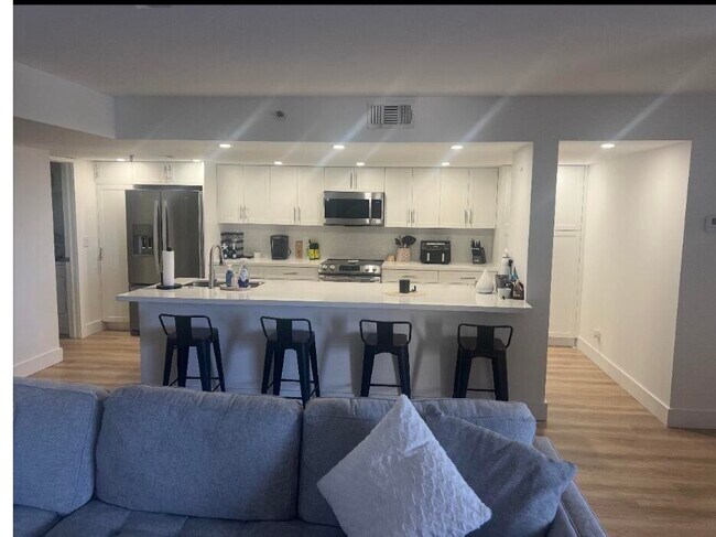 Building Photo - 955 Egret Cir