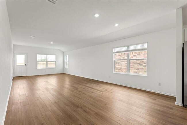 Building Photo - 461 Alamito Ave