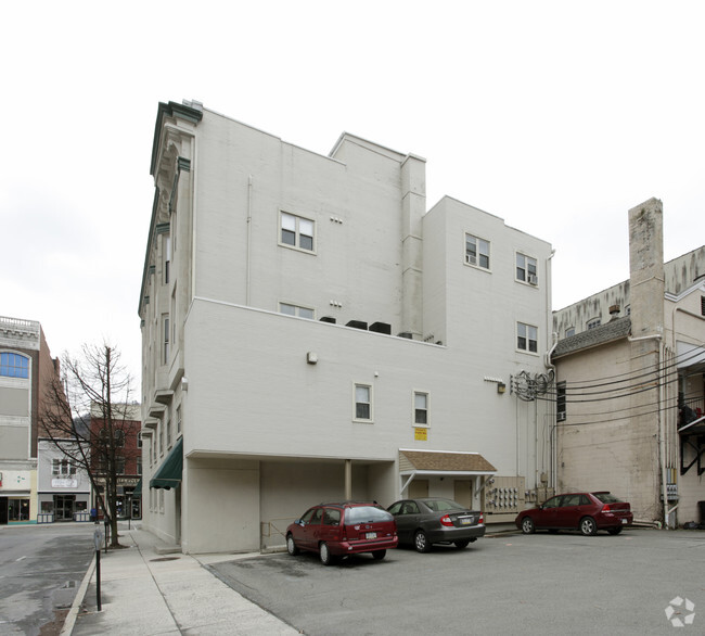 Building Photo - Berwick House Apartments