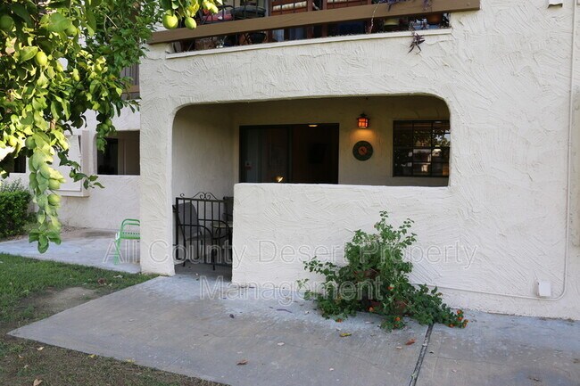 Building Photo - 5300 E Waverly Dr