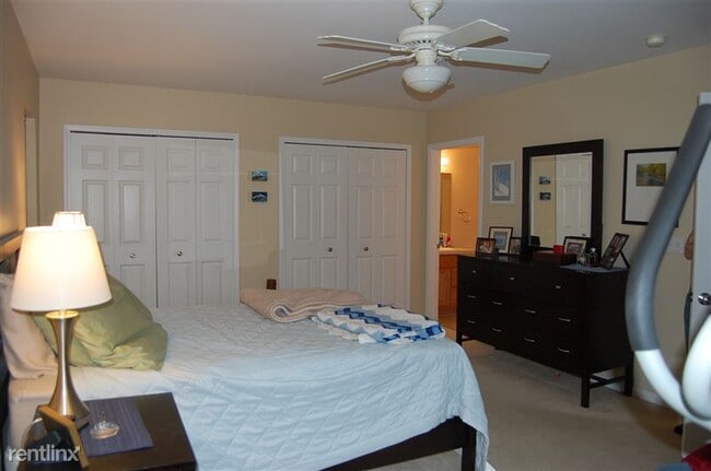 Building Photo - 2241 S Main St