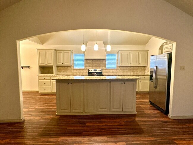 Building Photo - Great 3/2/2 in South Lubbock!
