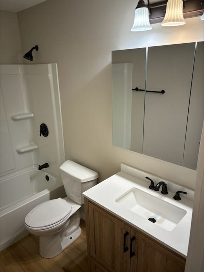 Building Photo - 3BR/2.5BA Home Available 12/1