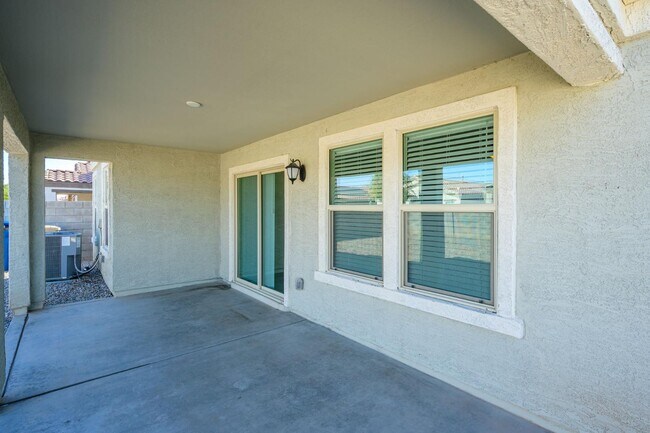 Building Photo - 25854 W Valley View Dr