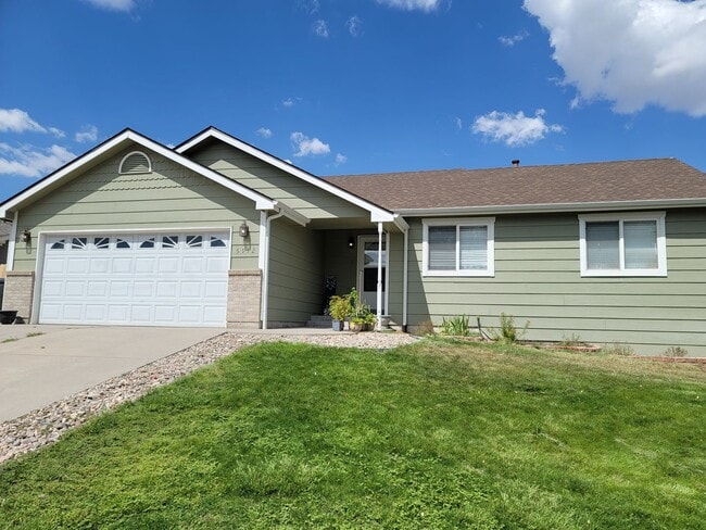 Building Photo - 5912 Kennedy Dr