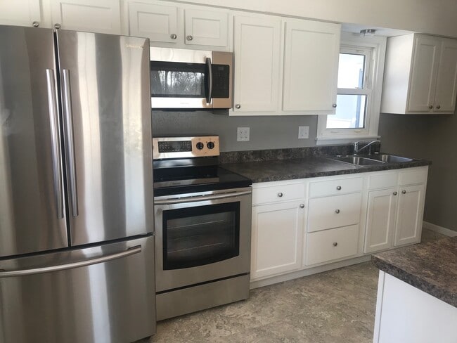 Building Photo - 1244 Pershing Dr