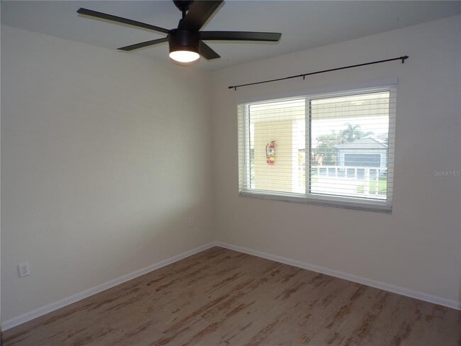 Building Photo - 1335 Mineo Dr